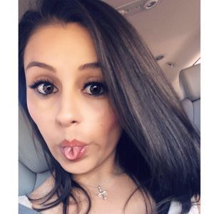 Meet your Posher, Leticia